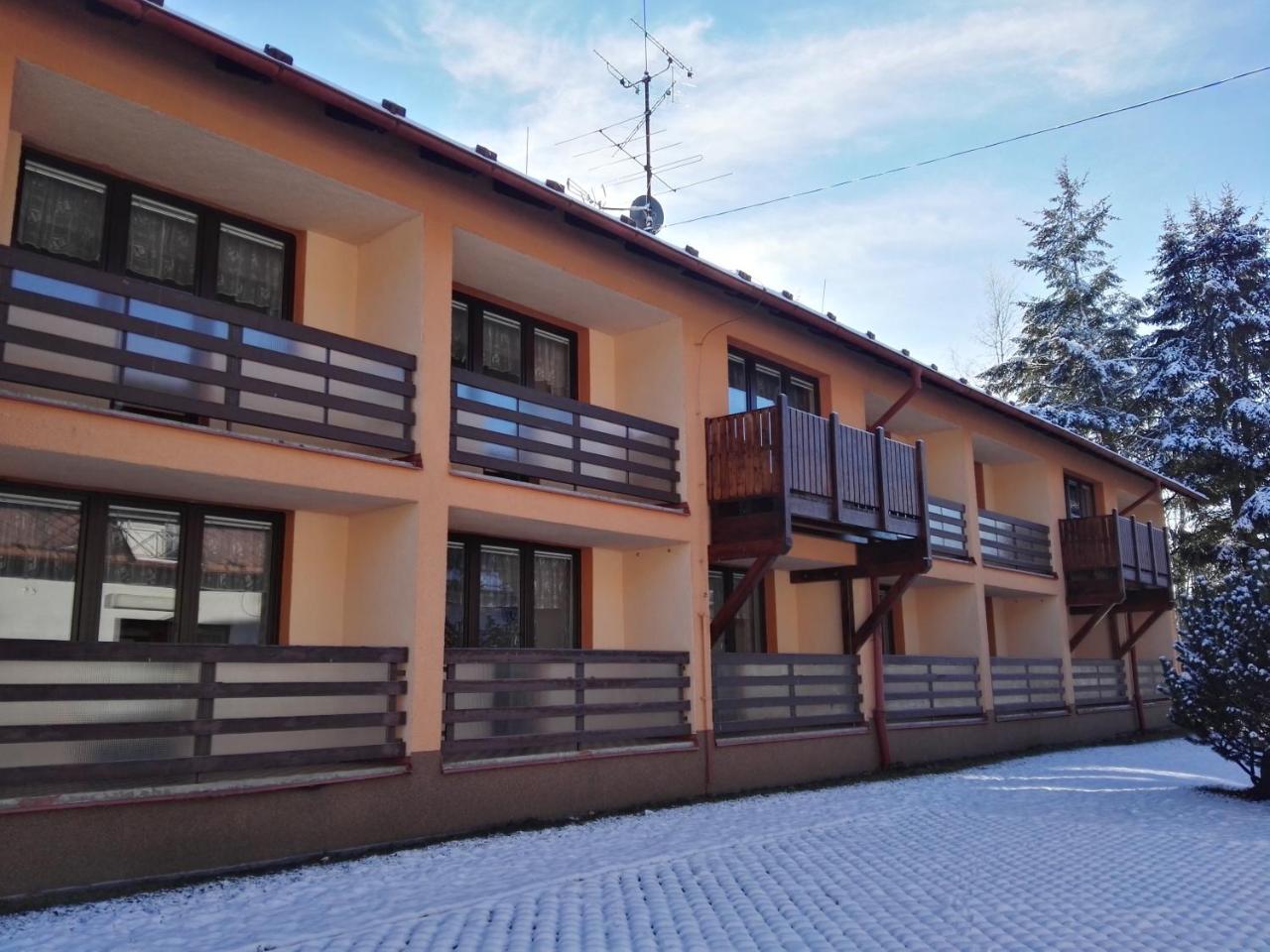 Hotel Jestrabi Cerna v Posumavi Exterior photo